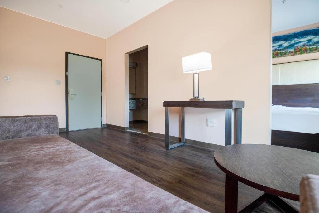 Royal Inn & Suites Adairsville Εξωτερικό φωτογραφία