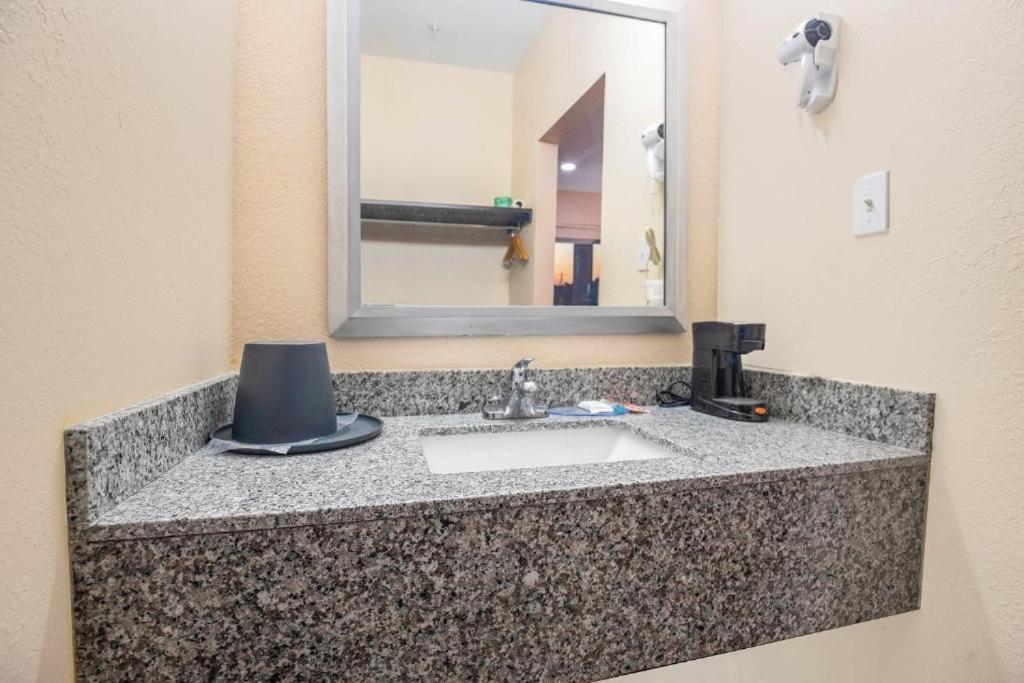 Royal Inn & Suites Adairsville Εξωτερικό φωτογραφία